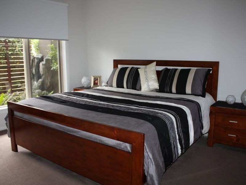 43 John Russell Road, Cranbourne VIC 3977