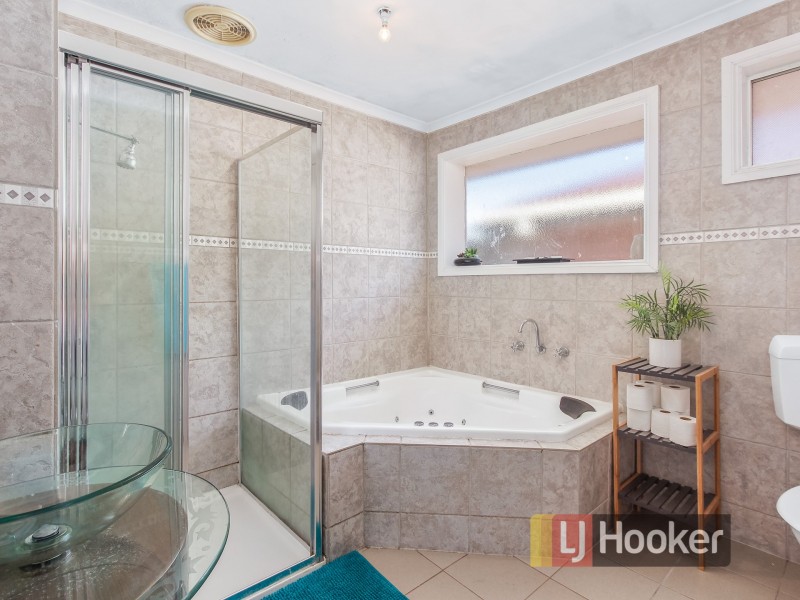 12 Burraneer Drive, Keysborough VIC 3173