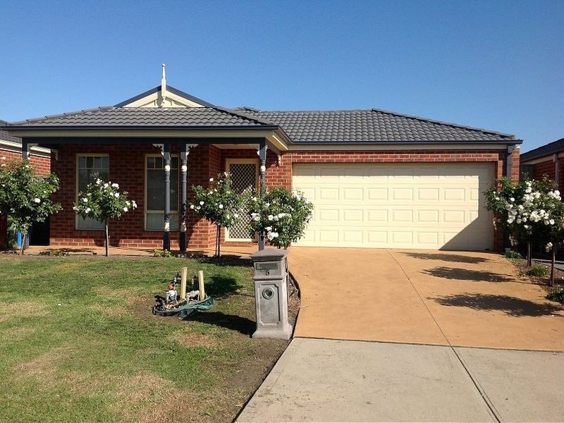 5 Maddock Drive, Cranbourne VIC 3977