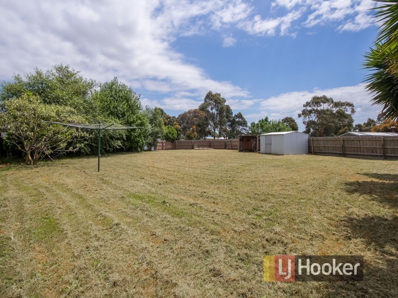 9 Ellery court, Cranbourne North VIC 3977