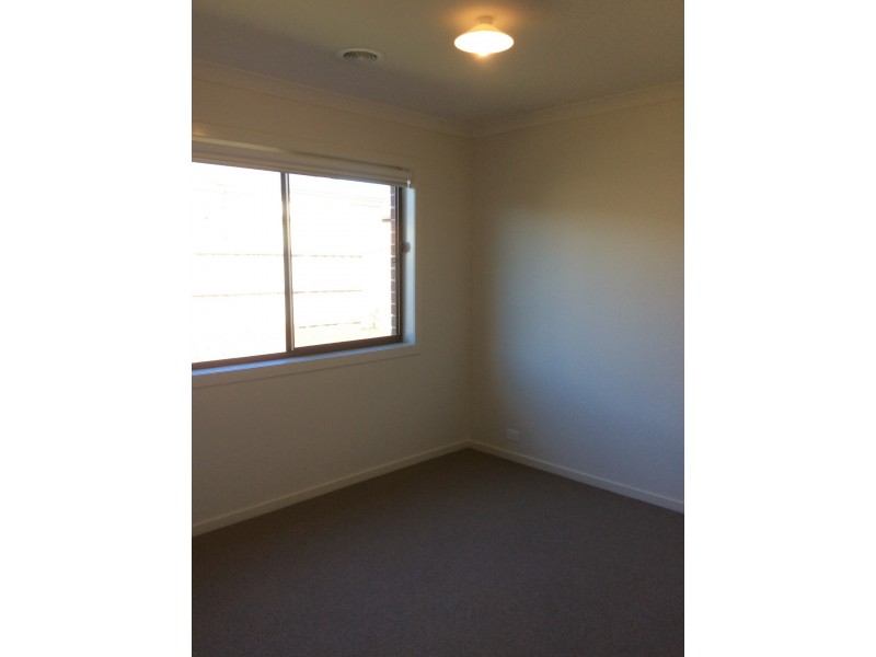35 Morningside Boulevard, Cranbourne West VIC 3977