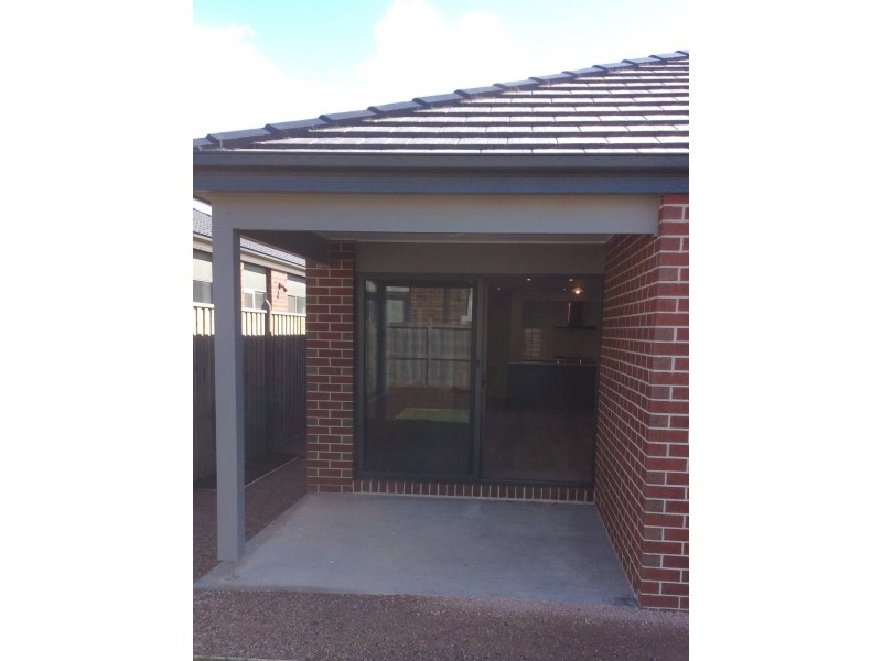 35 Morningside Boulevard, Cranbourne West VIC 3977