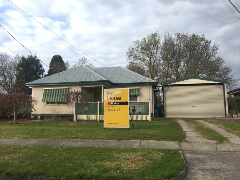 4 Mclaren Avenue, Cranbourne VIC 3977