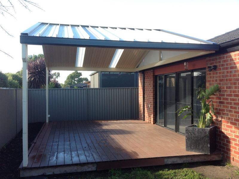 17 Greenaway Terrace, Cranbourne East VIC 3977