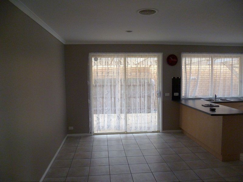 56 Bernborough Ave, Cranbourne VIC 3977