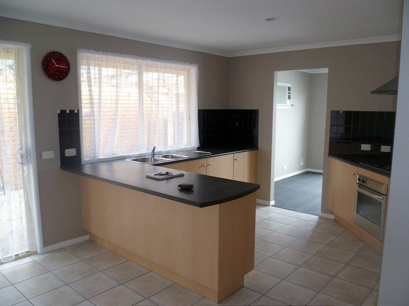 56 Bernborough Ave, Cranbourne VIC 3977