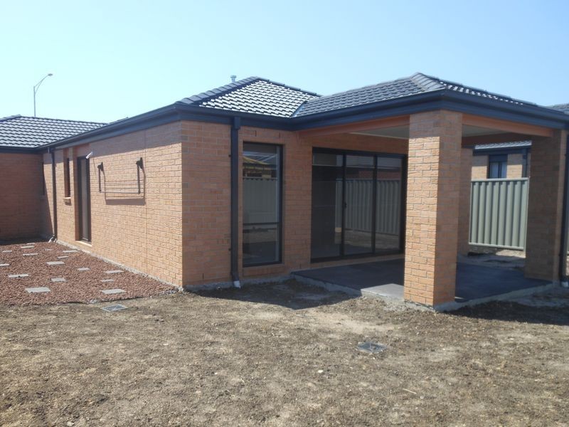 296 Casey Fields Boulevard, Cranbourne VIC 3977