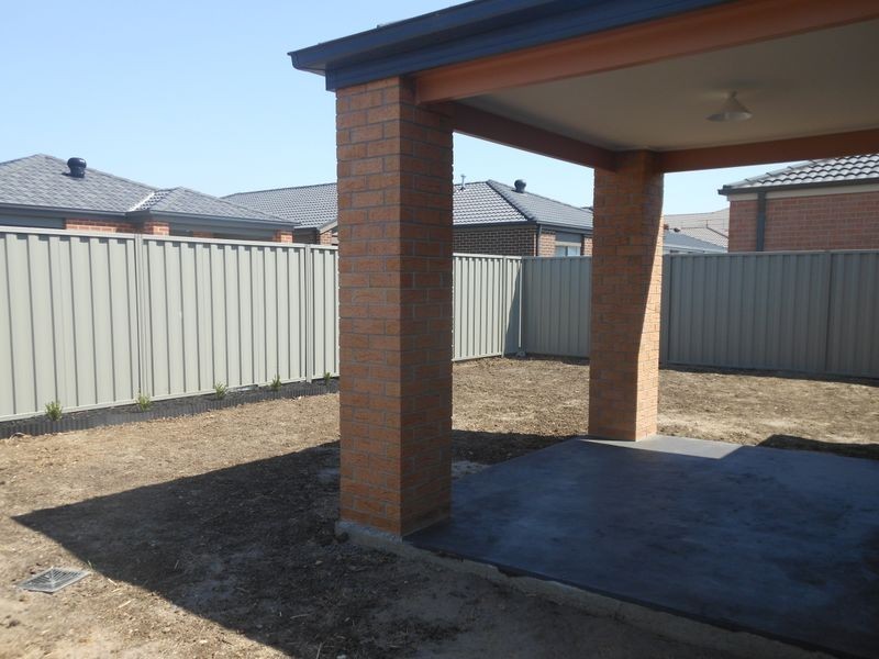 296 Casey Fields Boulevard, Cranbourne VIC 3977