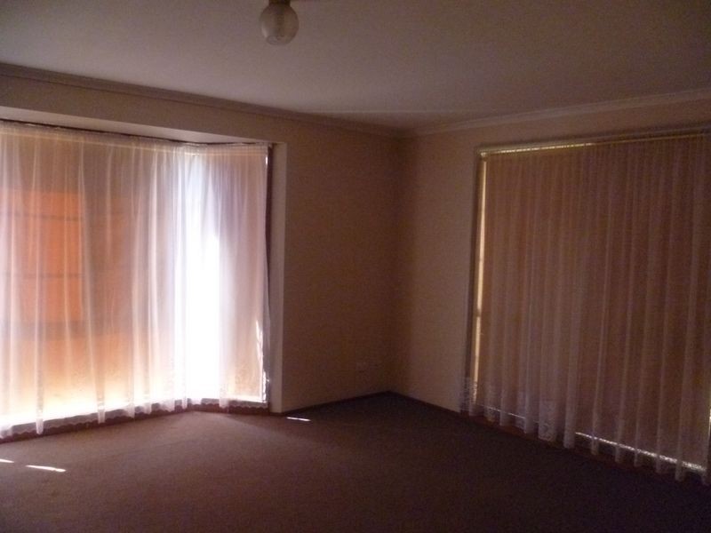 1/9 Hazlitt Court, Cranbourne VIC 3977