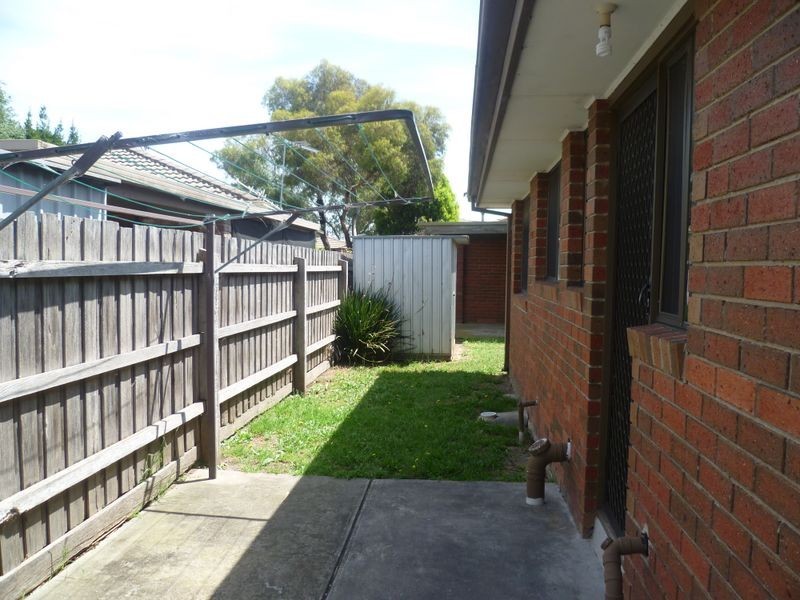 1/9 Hazlitt Court, Cranbourne VIC 3977