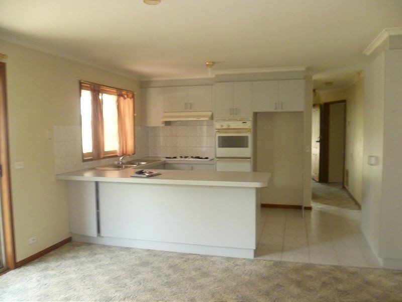 48 Lawless Drive, Cranbourne VIC 3977