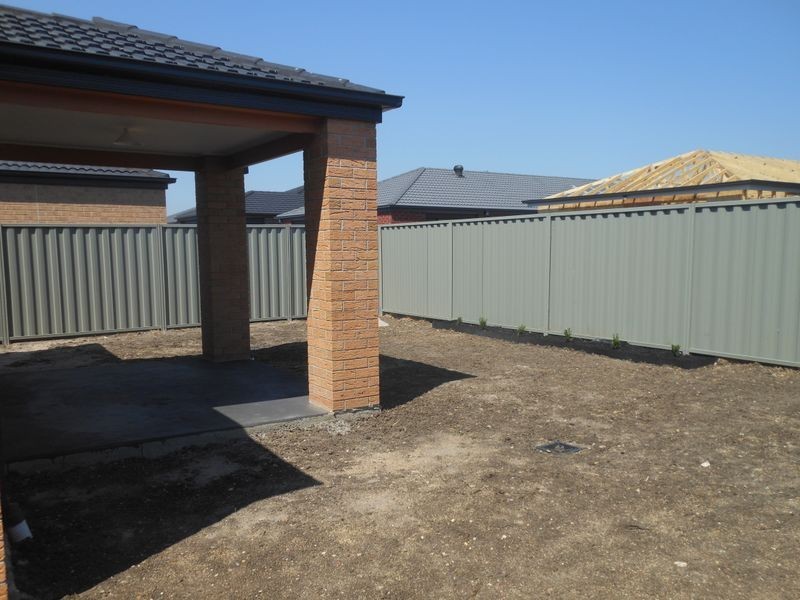 296 Casey Fields Boulevard, Cranbourne VIC 3977