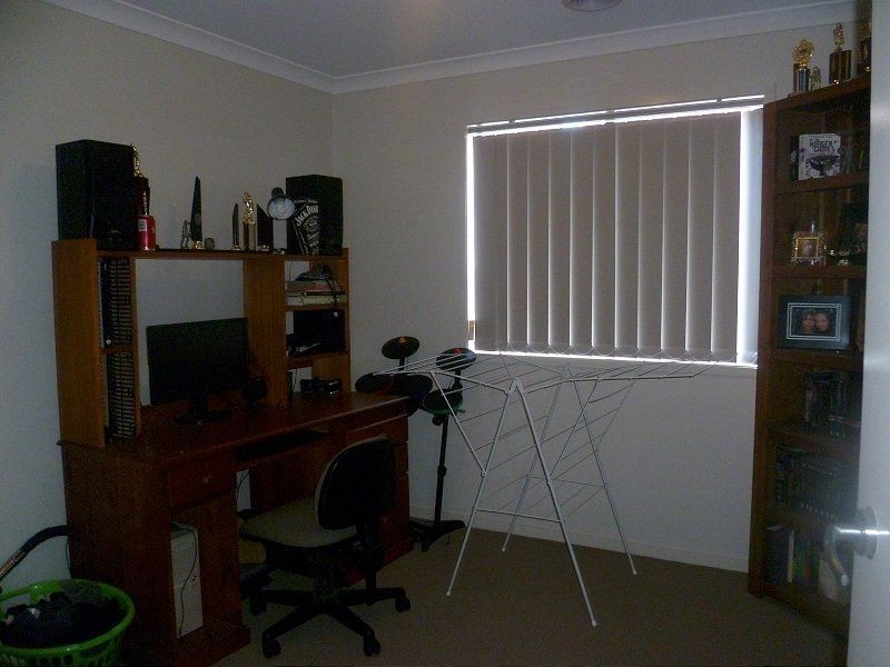 10 Tattle Grove, Cranbourne VIC 3977