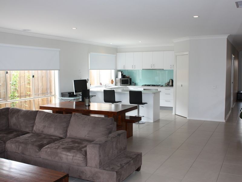 43 John Russell Road, Cranbourne VIC 3977