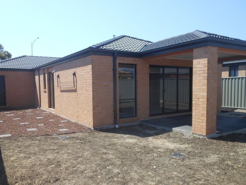 296 Casey Fields Boulevard, Cranbourne VIC 3977