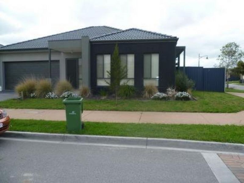 7 Acorn Lane, Pakenham VIC 3810