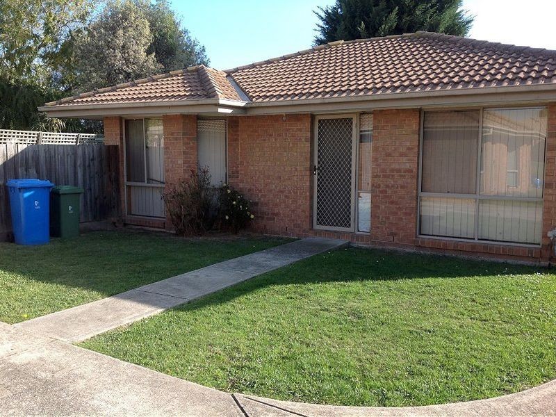 2/5 Maureen Close, Cranbourne VIC 3977