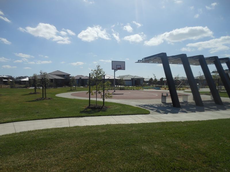 21 Rannoch Street, Cranbourne VIC 3977