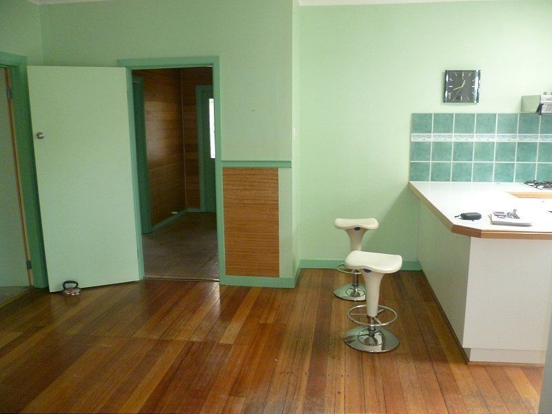 4 Mclaren Avenue, Cranbourne VIC 3977