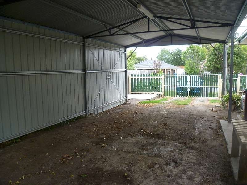 4 Mclaren Avenue, Cranbourne VIC 3977