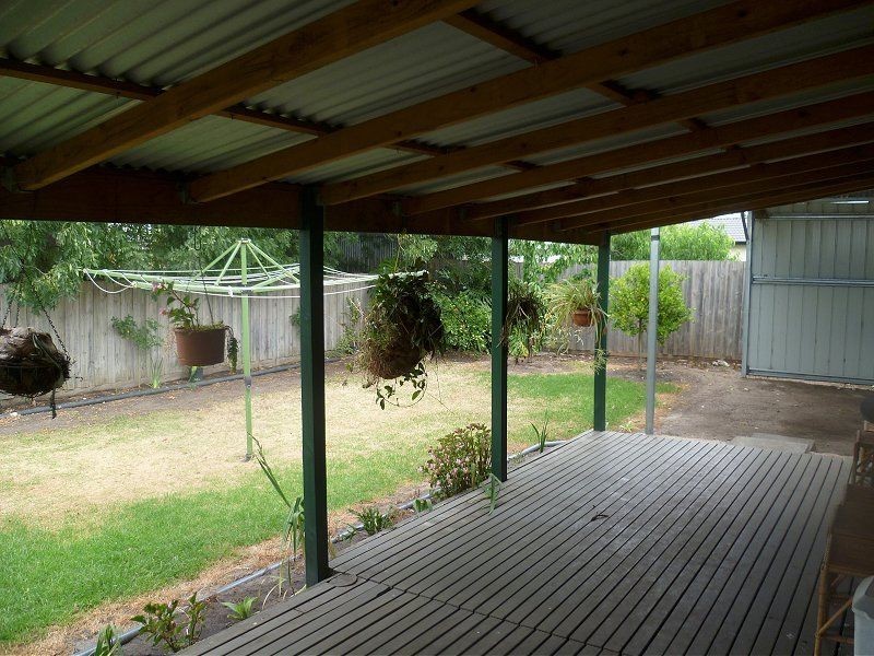 4 Mclaren Avenue, Cranbourne VIC 3977