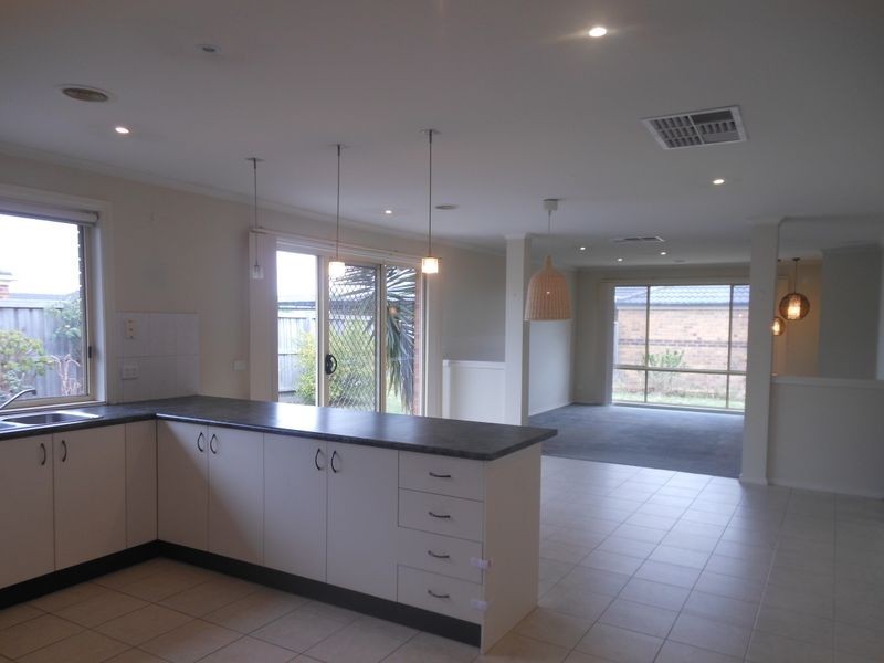 30 Silky Oak Drive, Cranbourne VIC 3977