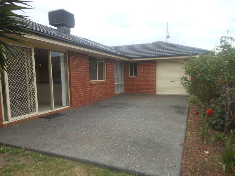 30 Silky Oak Drive, Cranbourne VIC 3977