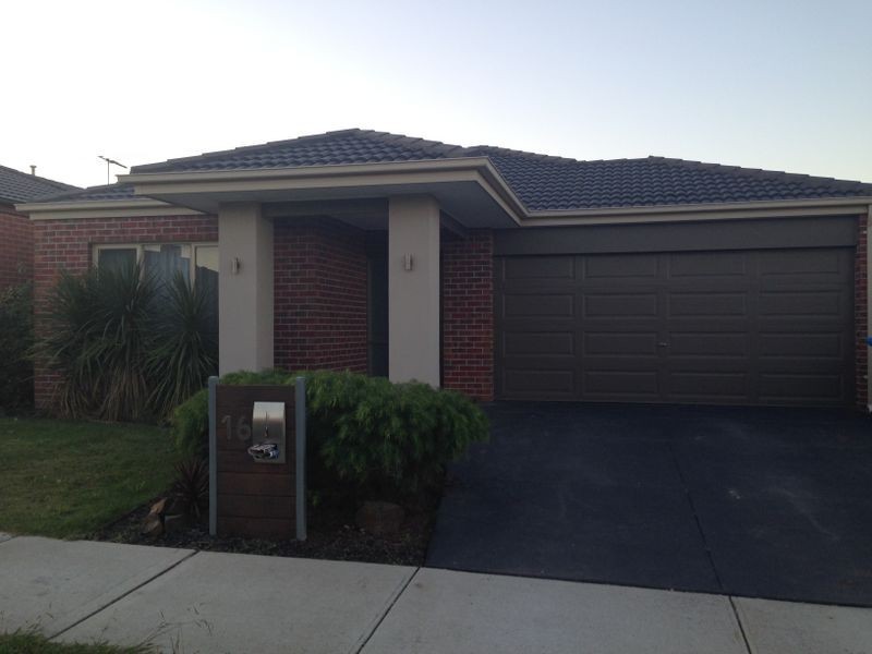 16 Sabel Drive, Cranbourne VIC 3977