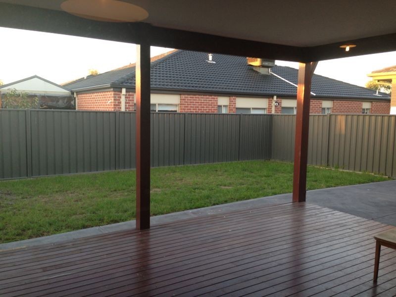 16 Sabel Drive, Cranbourne VIC 3977