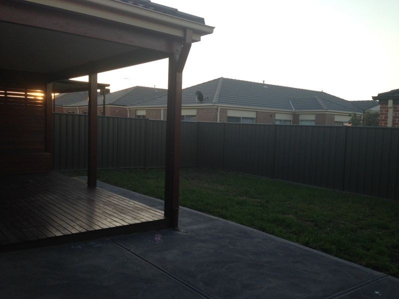 16 Sabel Drive, Cranbourne VIC 3977