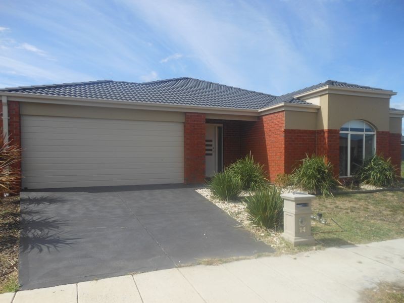 14 Boldrewood Drive, Lynbrook VIC 3975