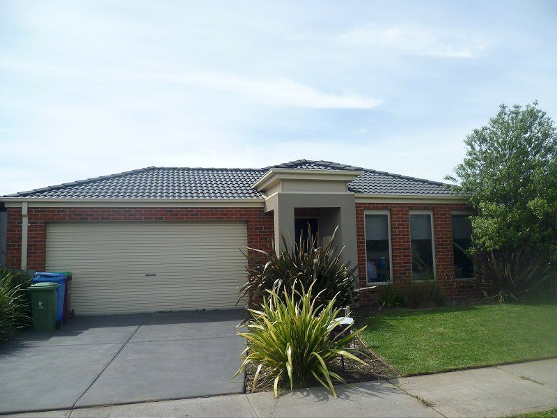 20 Maddock Drive, Cranbourne VIC 3977