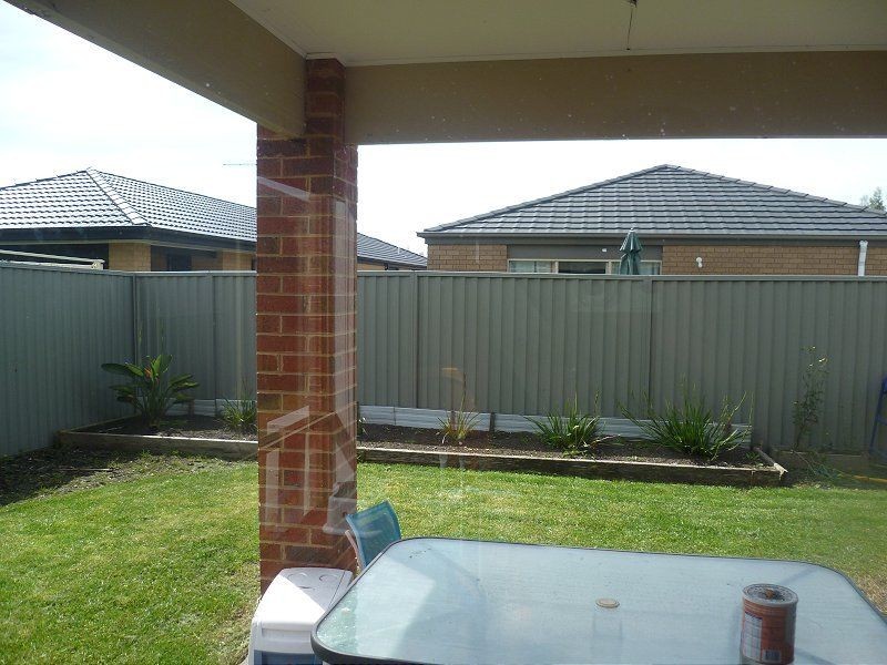 20 Maddock Drive, Cranbourne VIC 3977