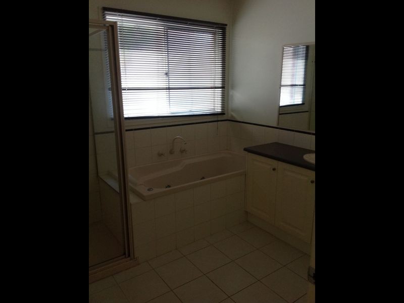 23 St Leonard Way, Pakenham VIC 3810