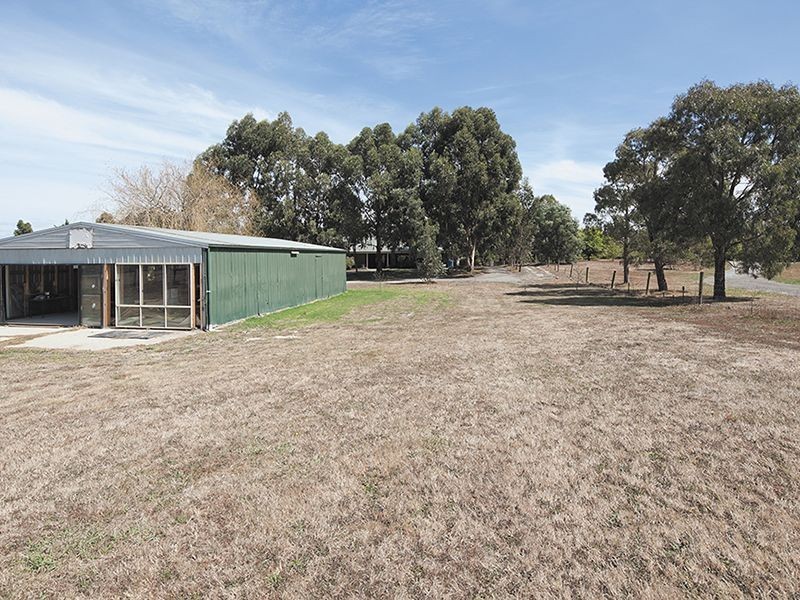 24 Walter Way, Cranbourne South VIC 3977