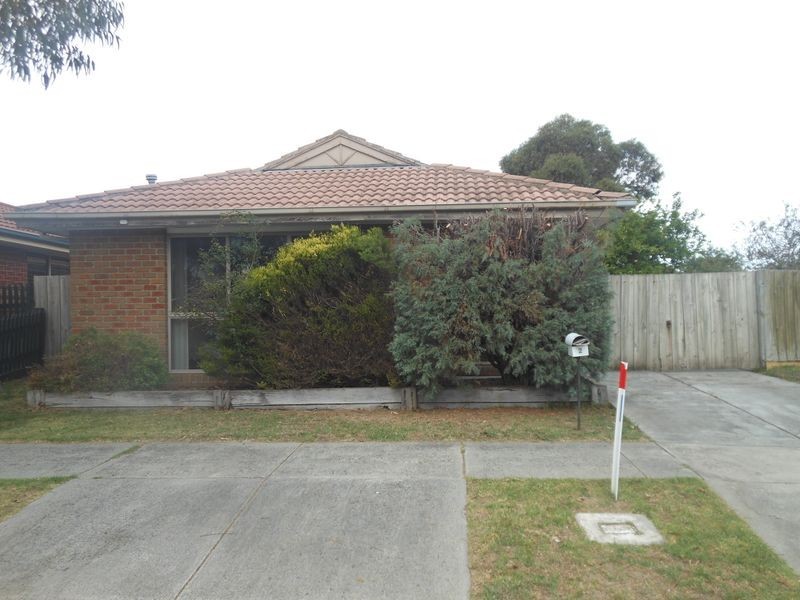 2 Jacinta Drive, Cranbourne VIC 3977