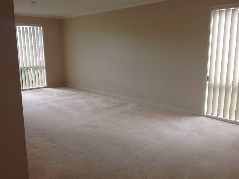 5 Aston Glade, Cranbourne VIC 3977