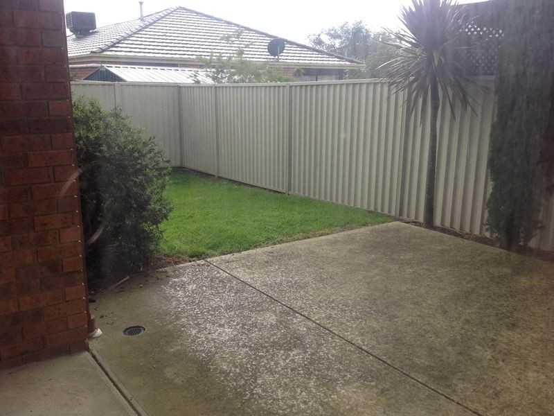 5 Aston Glade, Cranbourne VIC 3977