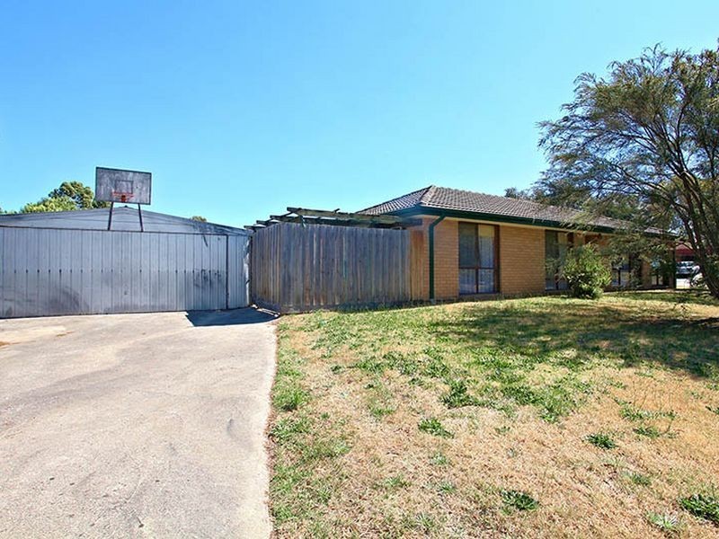 22 Dunbar Avenue, Cranbourne VIC 3977