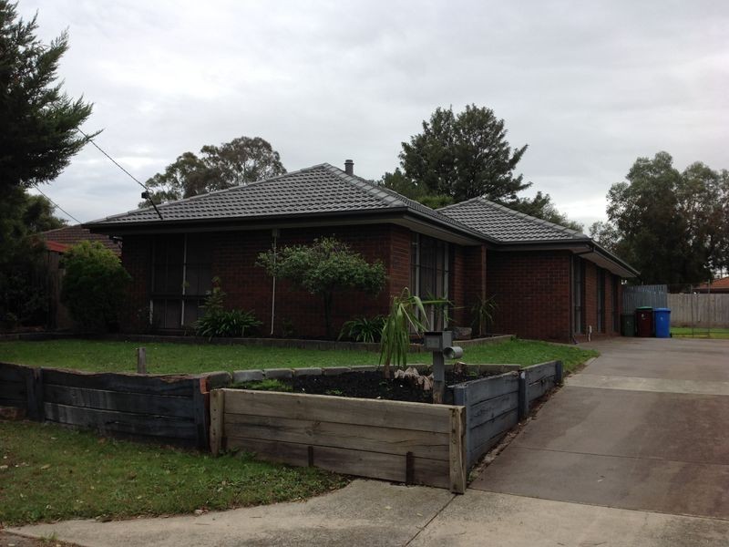 59 Lamont Crescent, Cranbourne VIC 3977