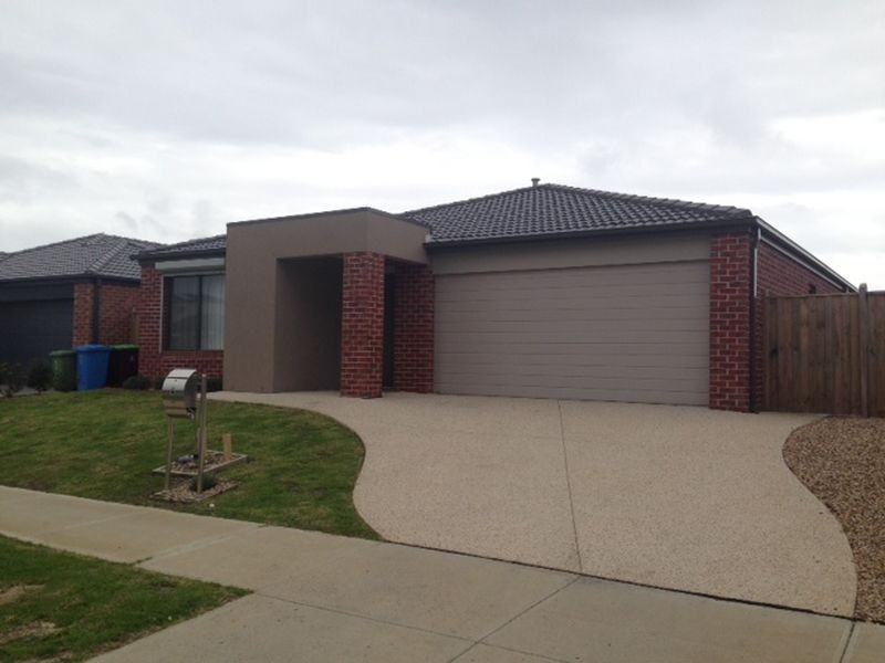 4 Alice Mary Road, Cranbourne VIC 3977