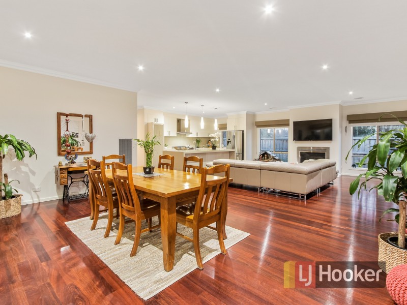 26 Skyline Way, Berwick VIC 3806