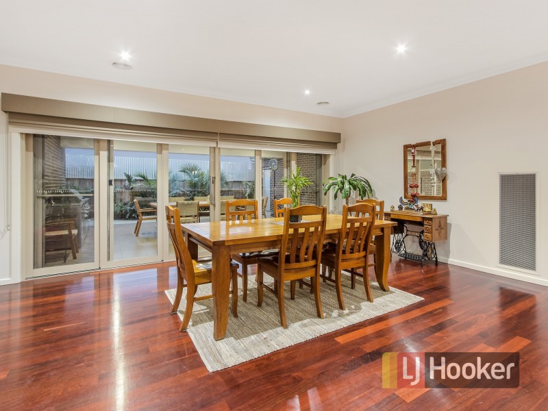 26 Skyline Way, Berwick VIC 3806