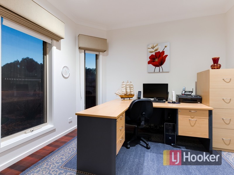 26 Skyline Way, Berwick VIC 3806