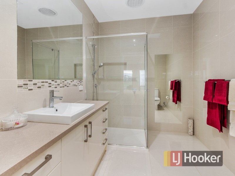 26 Skyline Way, Berwick VIC 3806