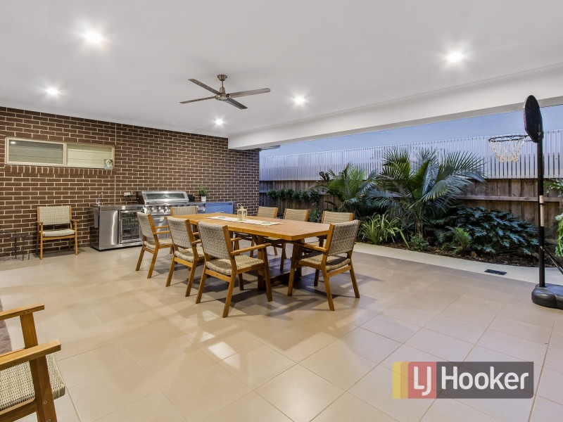 26 Skyline Way, Berwick VIC 3806