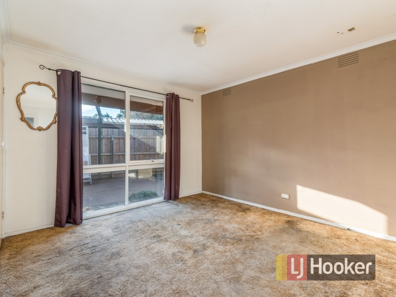 2 Lonsdale Crescent, Cranbourne North VIC 3977