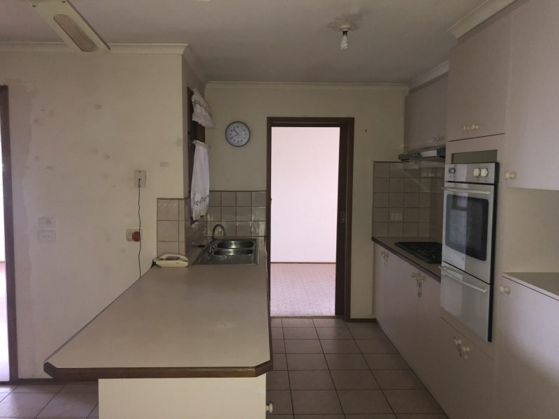 69 Gipps Crecent, Cranbourne North VIC 3977