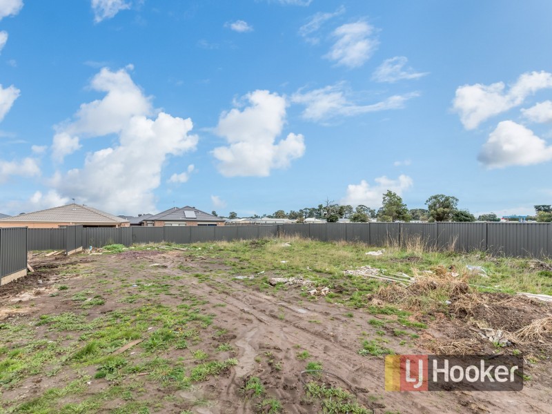 139 Elmslie Drive, Cranbourne East VIC 3977
