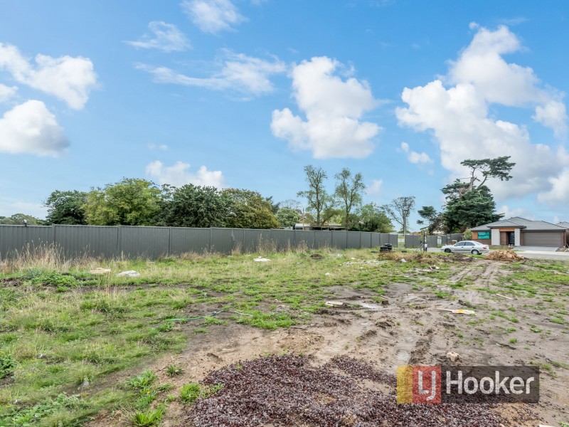 139 Elmslie Drive, Cranbourne East VIC 3977